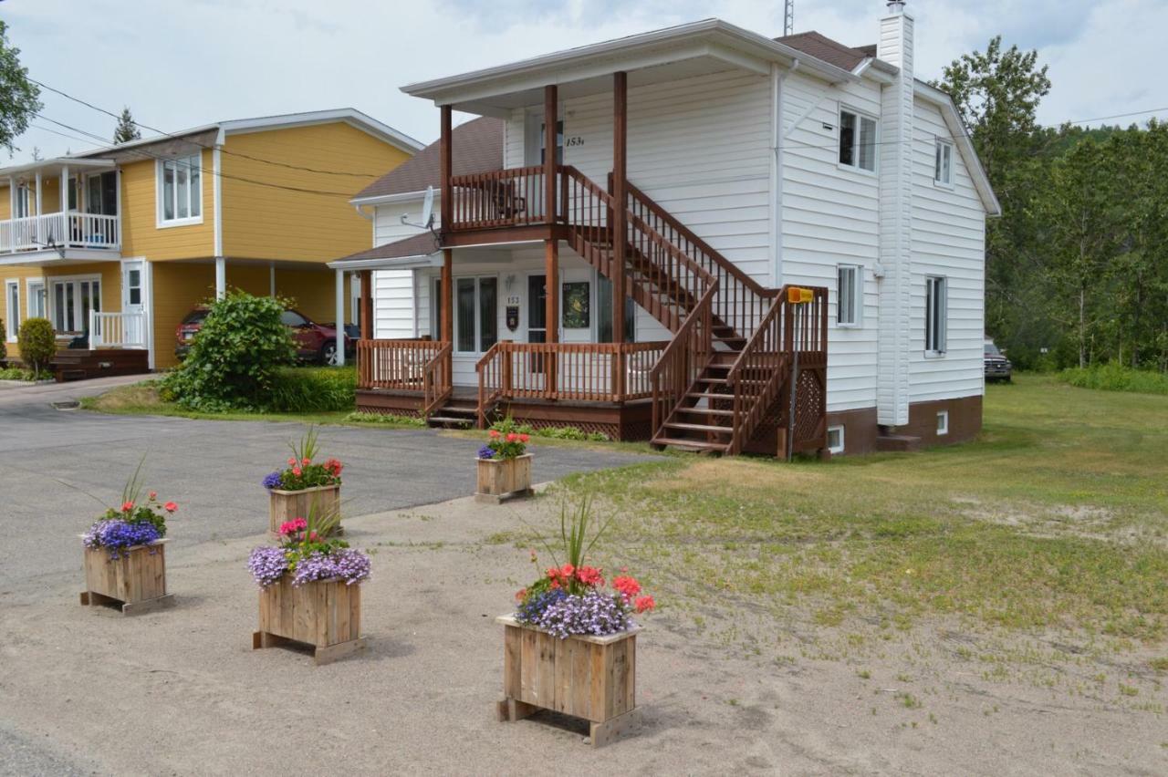 Maison L'Heritage L'Anse-Saint-Jean Luaran gambar