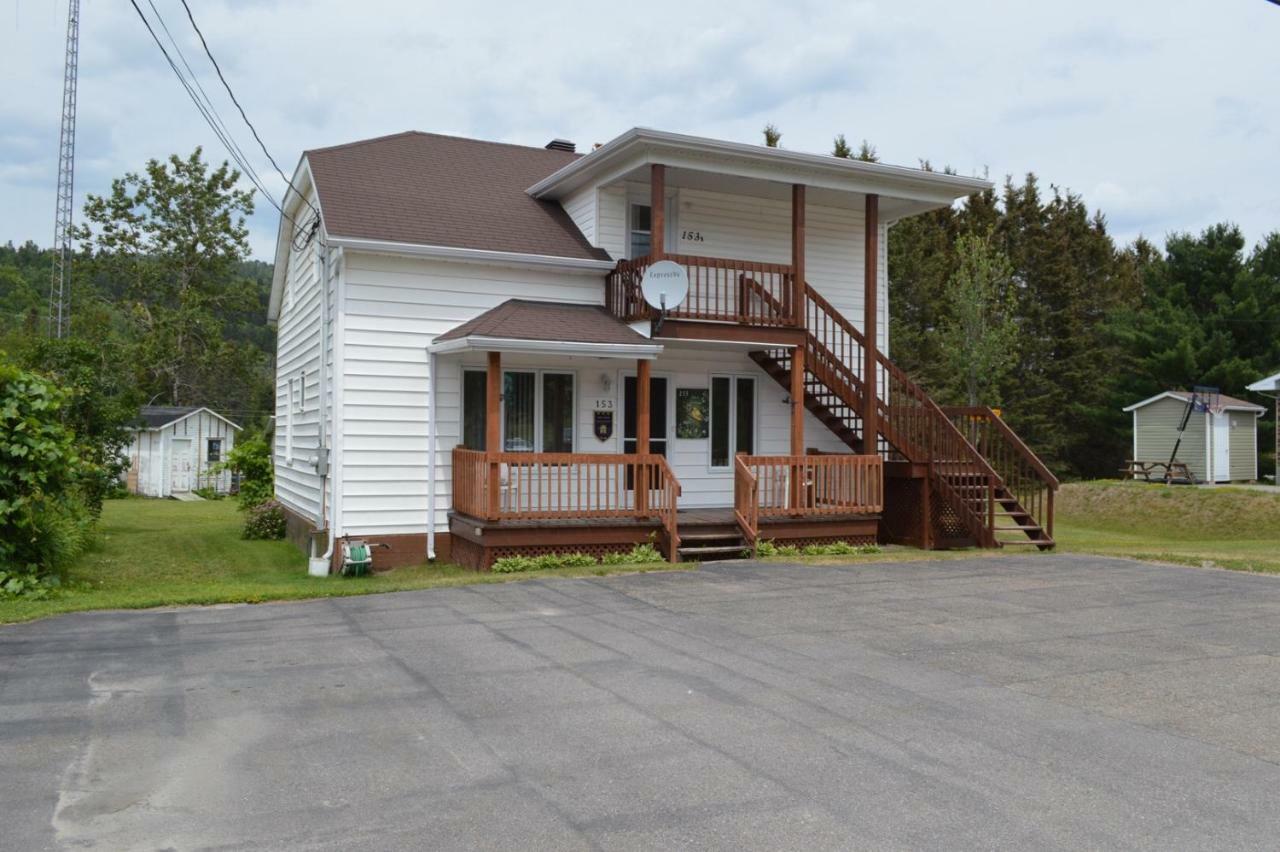 Maison L'Heritage L'Anse-Saint-Jean Luaran gambar